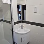 Wheelgate Nocleg ze śniadaniem 4*